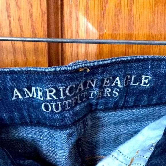 American Eagle stretch shorts. Embroidery in pink and green w/ flowers. 1 inseam - Picture 3 of 4